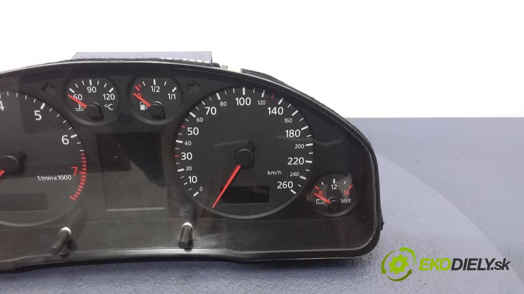 Audi A4 2000 prístrojovka/ budíky 8D0920930A
