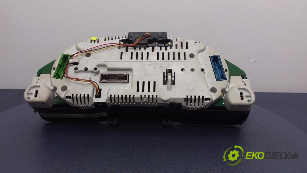 Audi A4 2000 prístrojovka/ budíky 8D0920930A