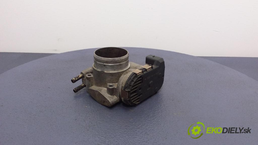 Audi A4 2000 klapka 06B133062E