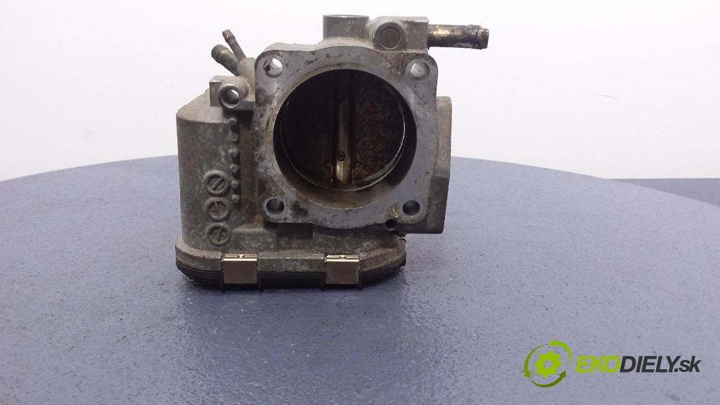 Audi A4 2000 klapka 06B133062E