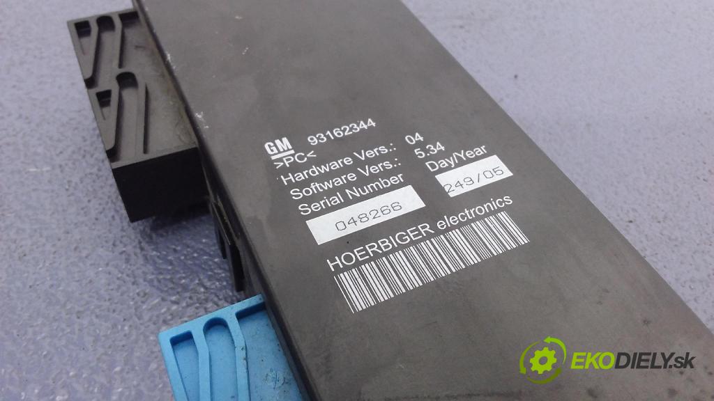 Opel Tigra 2005 riadiaca jednotka 93162344