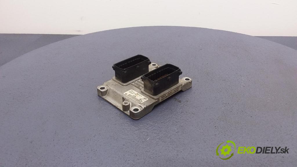 Opel Tigra 2005 riadiaca jednotka Motor: 55354328