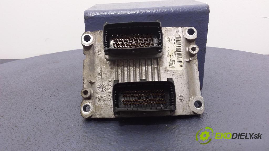 Opel Tigra 2005 riadiaca jednotka Motor: 55354328