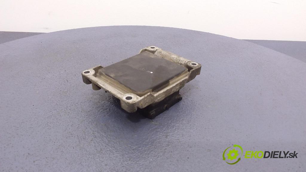 Opel Tigra 2005 riadiaca jednotka Motor: 55354328