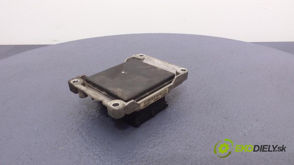 Opel Tigra 2005 riadiaca jednotka Motor: 55354328