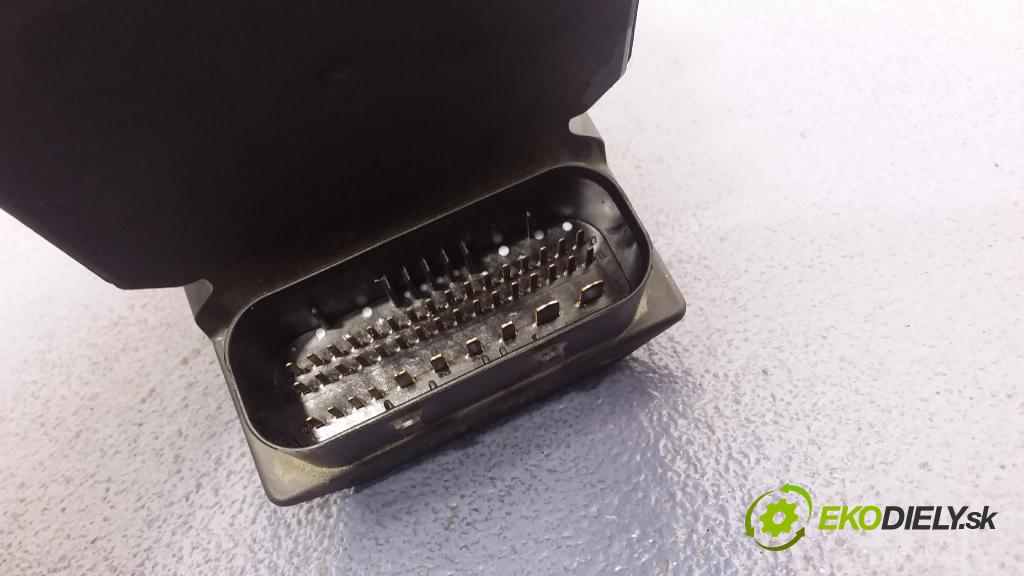 Audi A4 2001 čerpadlo ABS x 8E0614517