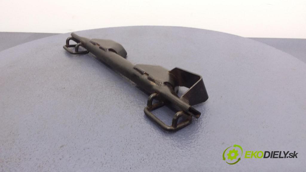 Audi A4 2001 Sedačka zadný 8E0813545A