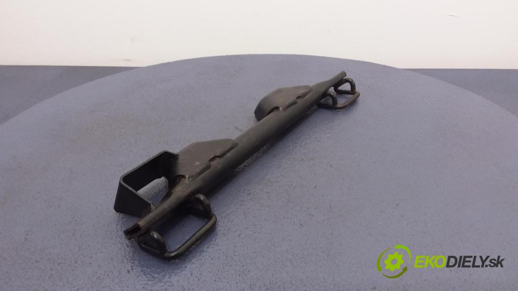 Audi A4 2001 Sedačka zadný 8E0813546A