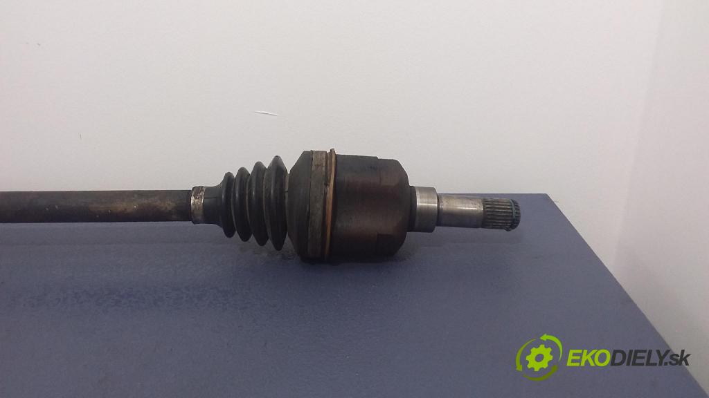 Chrysler Pacifica 2004 poloos Prava: Predné 01