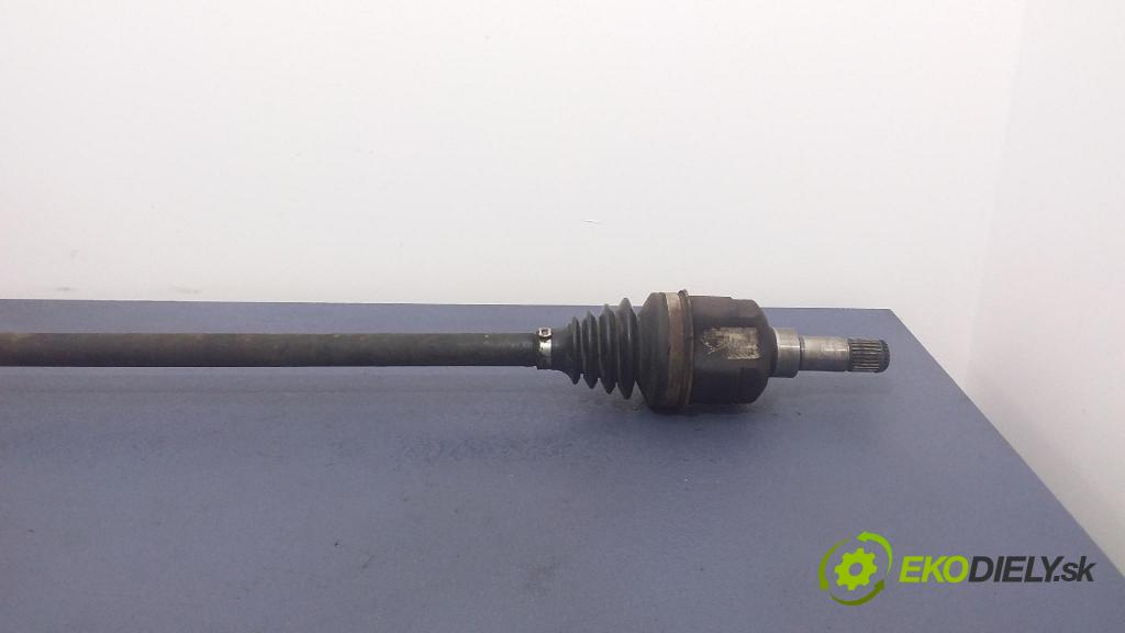 Chrysler Pacifica 2004 poloos Prava: Predné 01