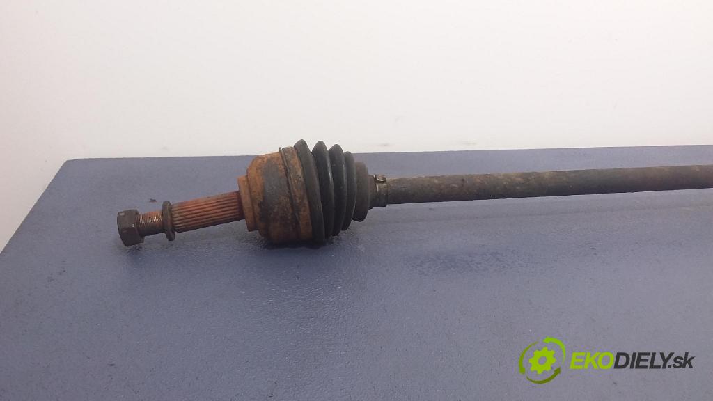 Chrysler Pacifica 2004 poloos Prava: Predné 01