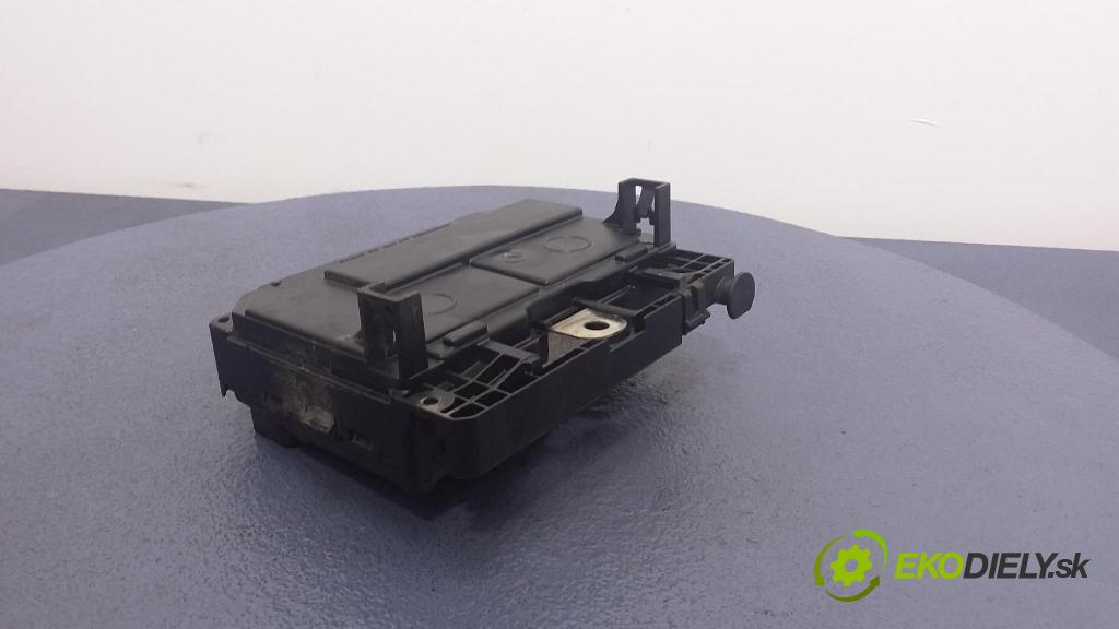 Citroen C5 2005 skrinka Poistky: 9658539680