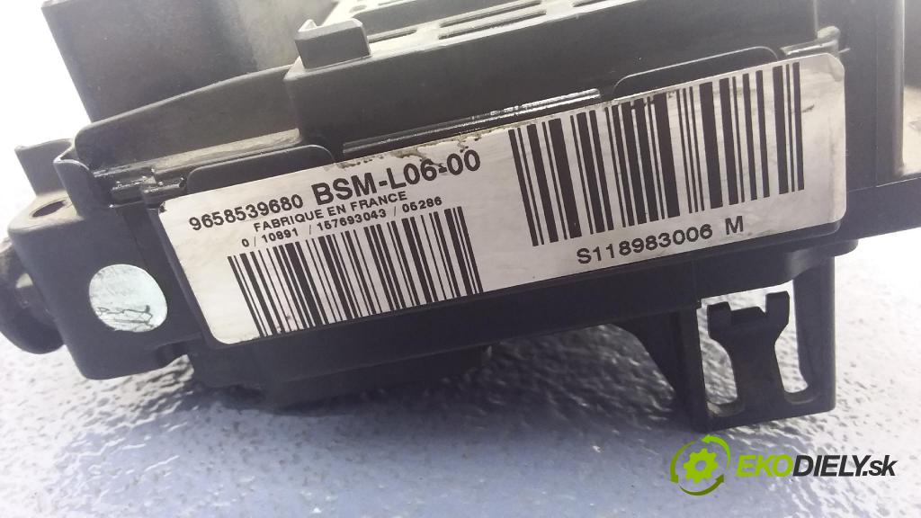 Citroen C5 2005 skrinka Poistky: 9658539680