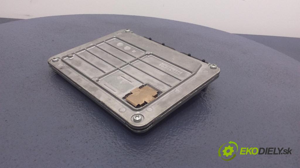 Audi A4 2001 riadiaca jednotka Motor: 8E0906018AF