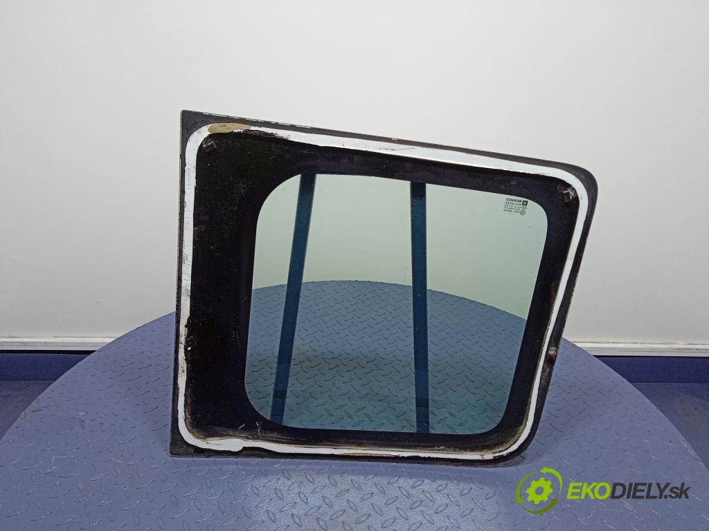 Opel Vivaro 2001 sklo Karoséria: zad 01