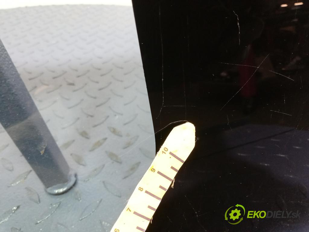 Opel Vivaro 2001 sklo Karoséria: zad 01