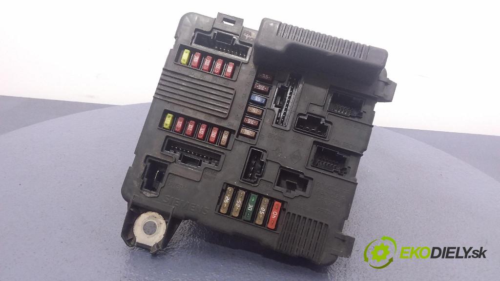 Renault Megane scenic 2004 skrinka Poistky: 8200306032A