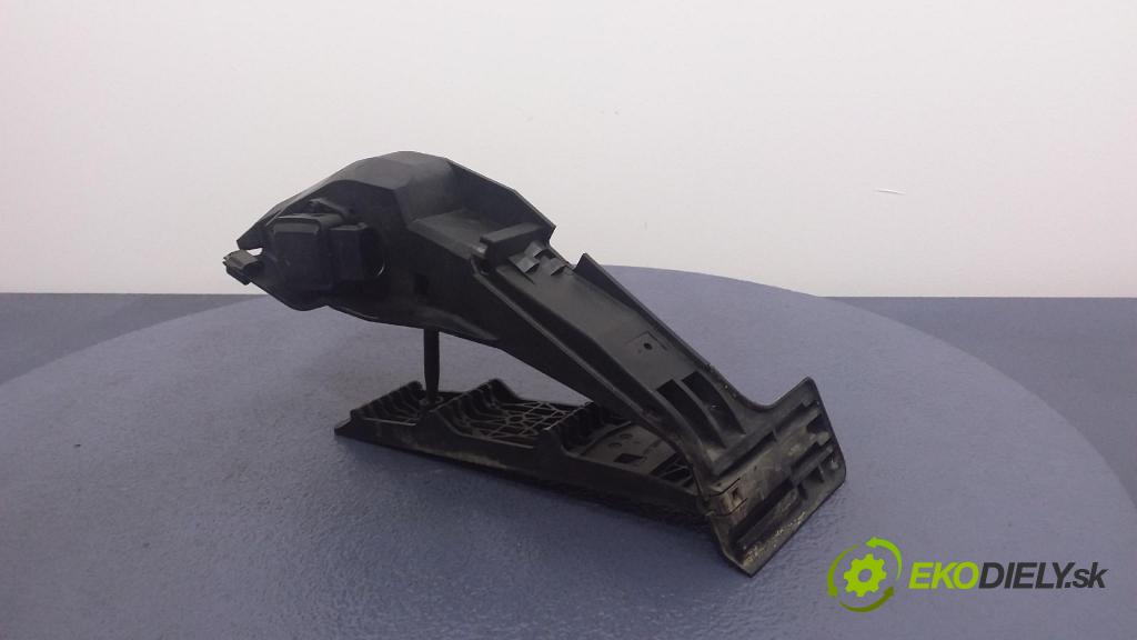 Bmw 318 i 2004 pedal Plyn: 35406762481-0