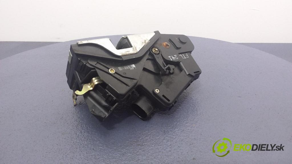 Bmw 318 i 2004 zámok dvere Predné Vľavo: 01