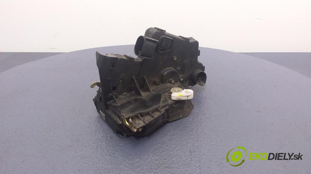 Bmw 318 i 2004 zámok dvere Predné Vľavo: 01