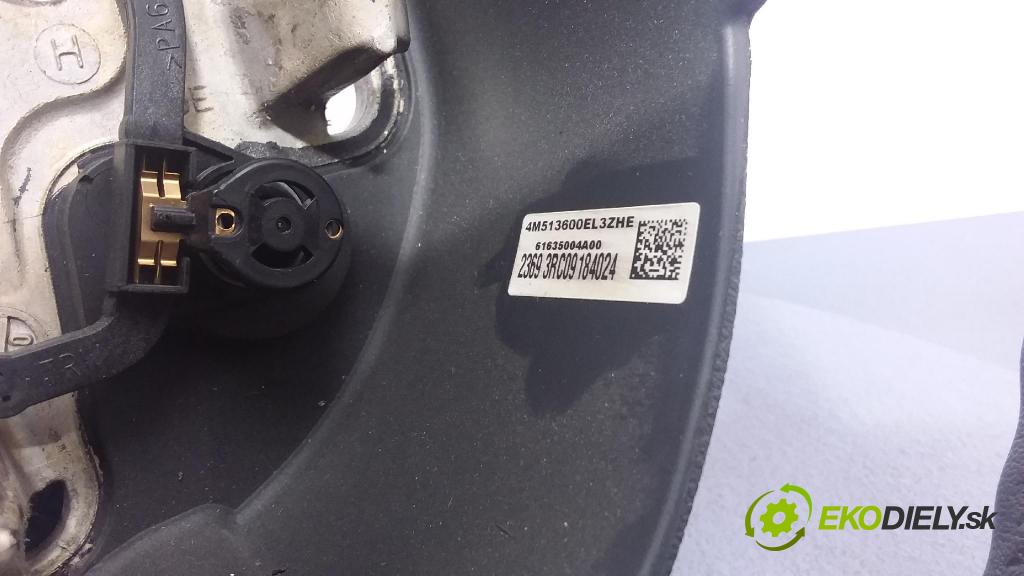 Ford Focus 2009 volant 4M5113600EL