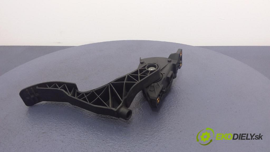 Audi A2 2001 pedal Plyn: 8Z0820043