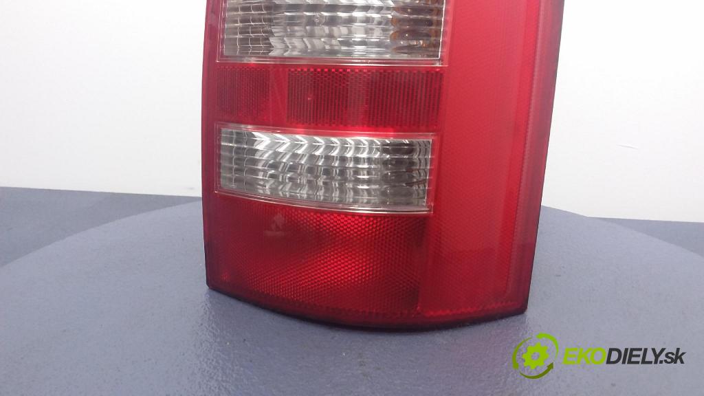 Audi A2 2001 svetlo / reflektor zad Prava: Vonkajsia: 8Z0945096