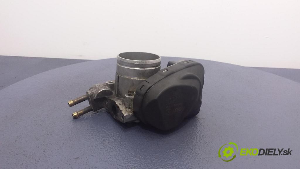 Audi A4 2001 klapka 06B133062D