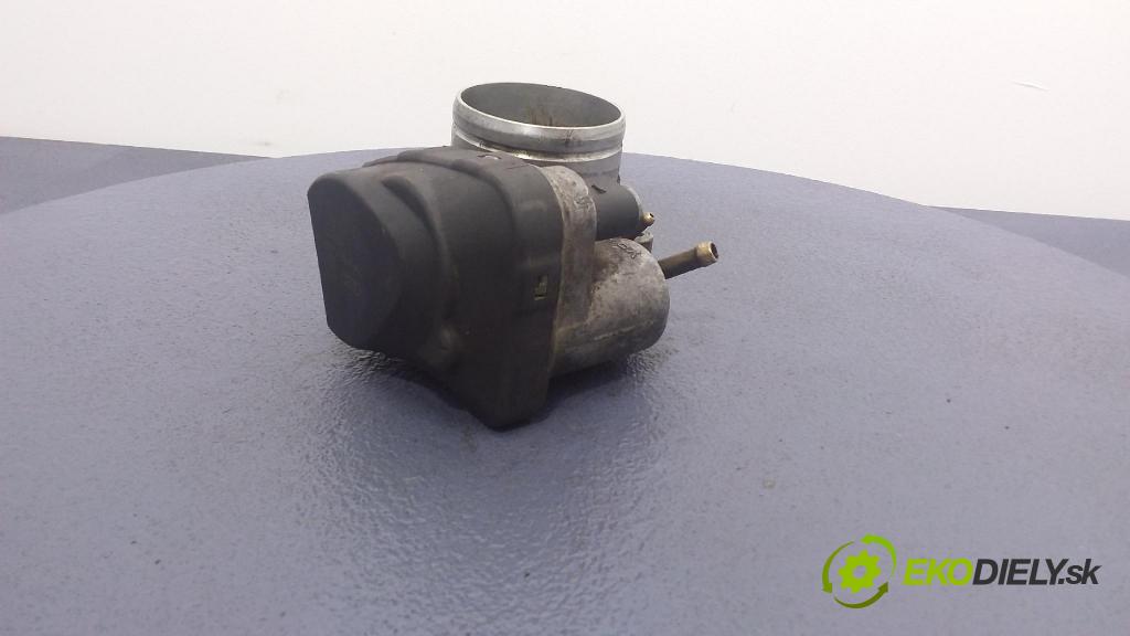 Audi A4 2001 klapka 06B133062D