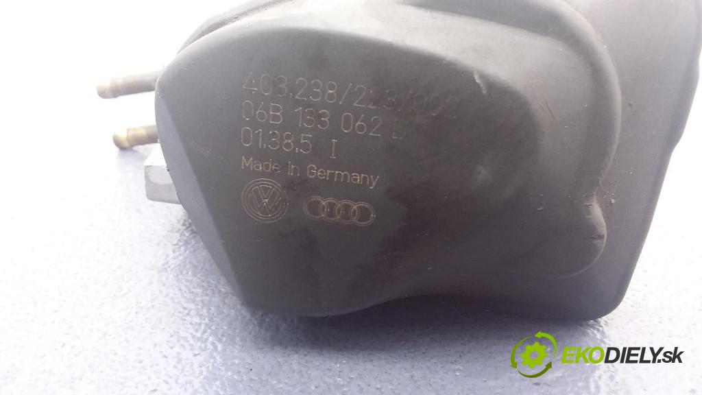 Audi A4 2001 klapka 06B133062D