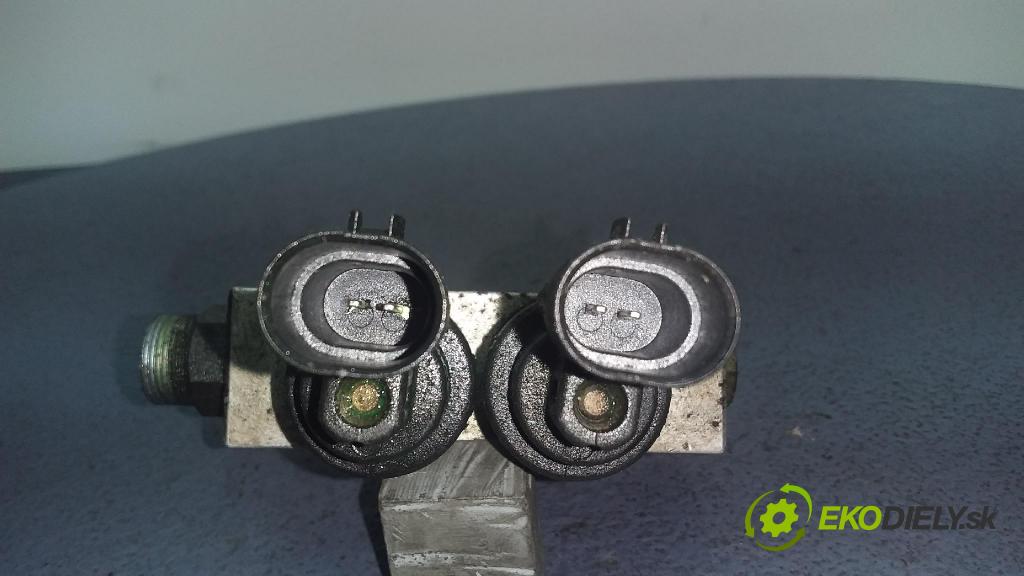 Subaru Legacy 1999 lišta Zásobování 09SQ99020002G