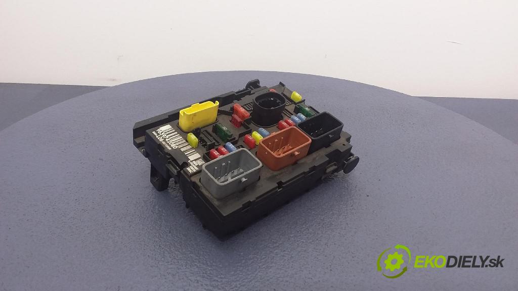 Peugeot 307 2005 skrinka Poistky: 9659742080