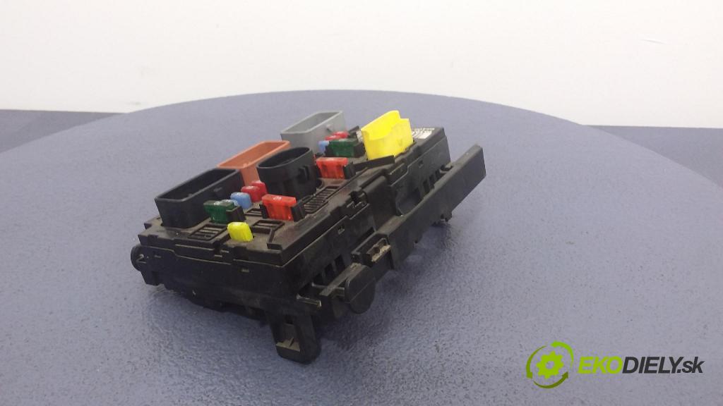 Peugeot 307 2005 skrinka Poistky: 9659742080