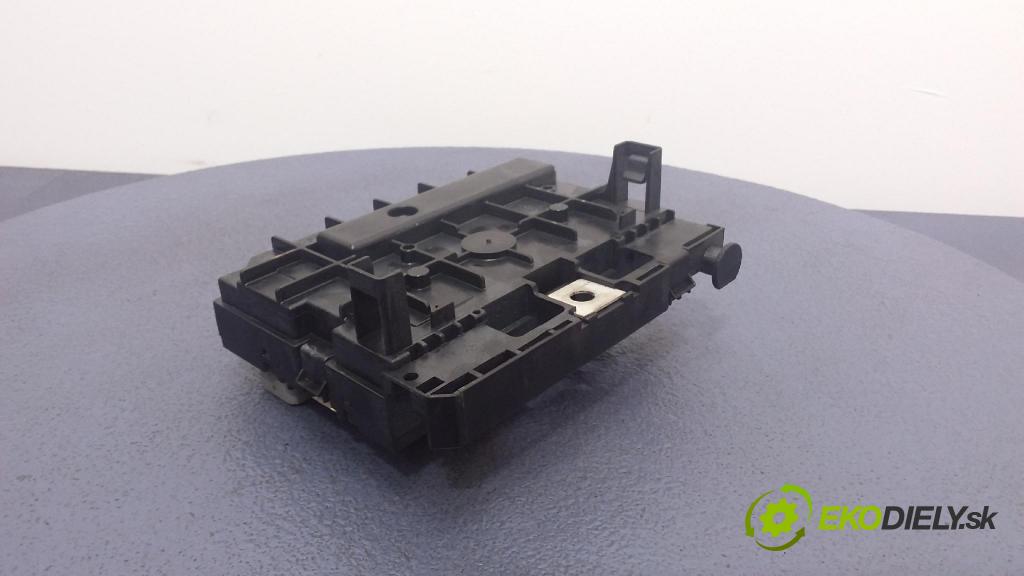 Peugeot 307 2005 skrinka Poistky: 9659742080