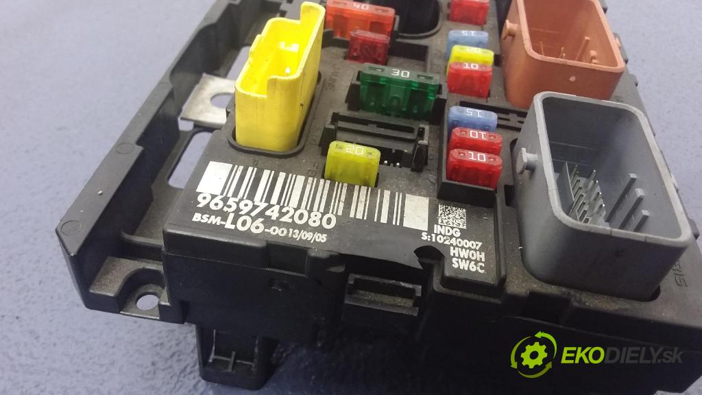 Peugeot 307 2005 skrinka Poistky: 9659742080