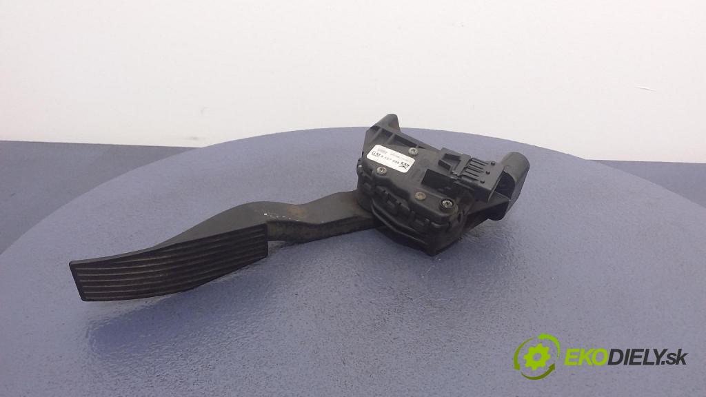 Opel Astra 2005 pedal Plyn: 9157998