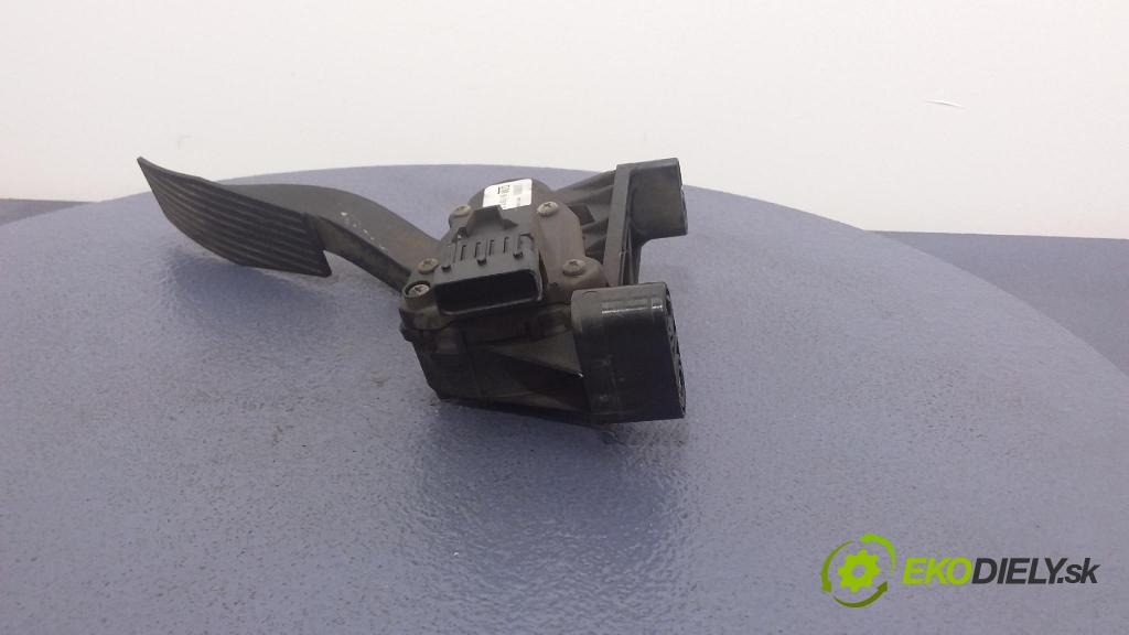 Opel Astra 2005 pedal Plyn: 9157998
