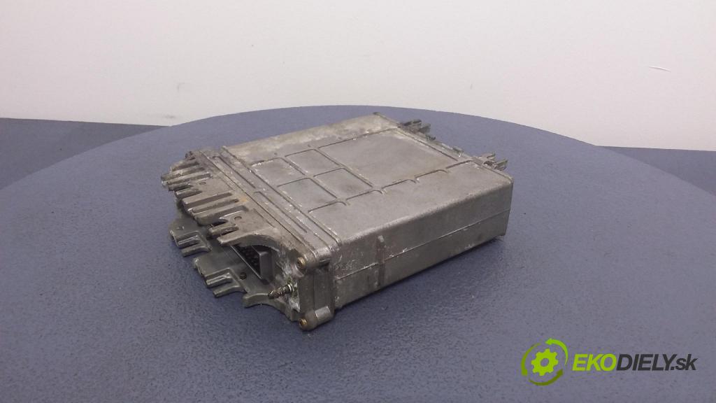 Volkswagen Golf 1996 riadiaca jednotka Motor: 028906021BF