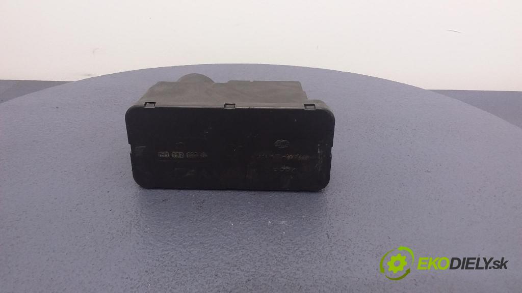 Volkswagen Golf 1996 pompa Centrálny: Zámok: 1H0962257G