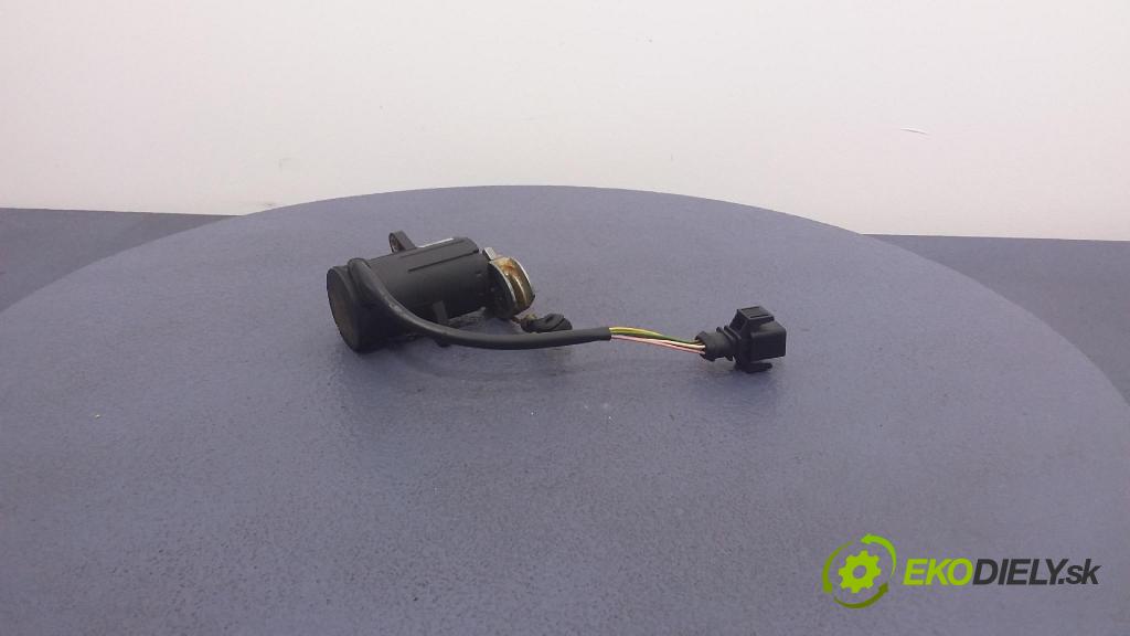 Volkswagen Golf 1996 pedal Plyn: 0205001034