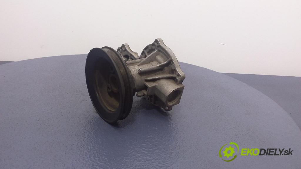 Volkswagen Golf 1996 čerpadlo Voda: 037121031A