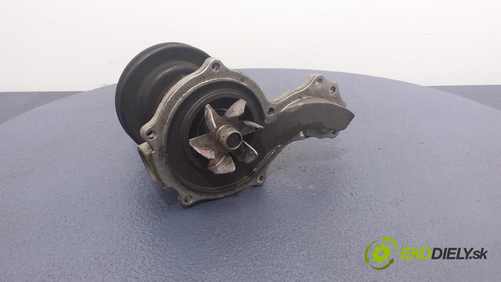 Volkswagen Golf 1996 čerpadlo Voda: 037121031A