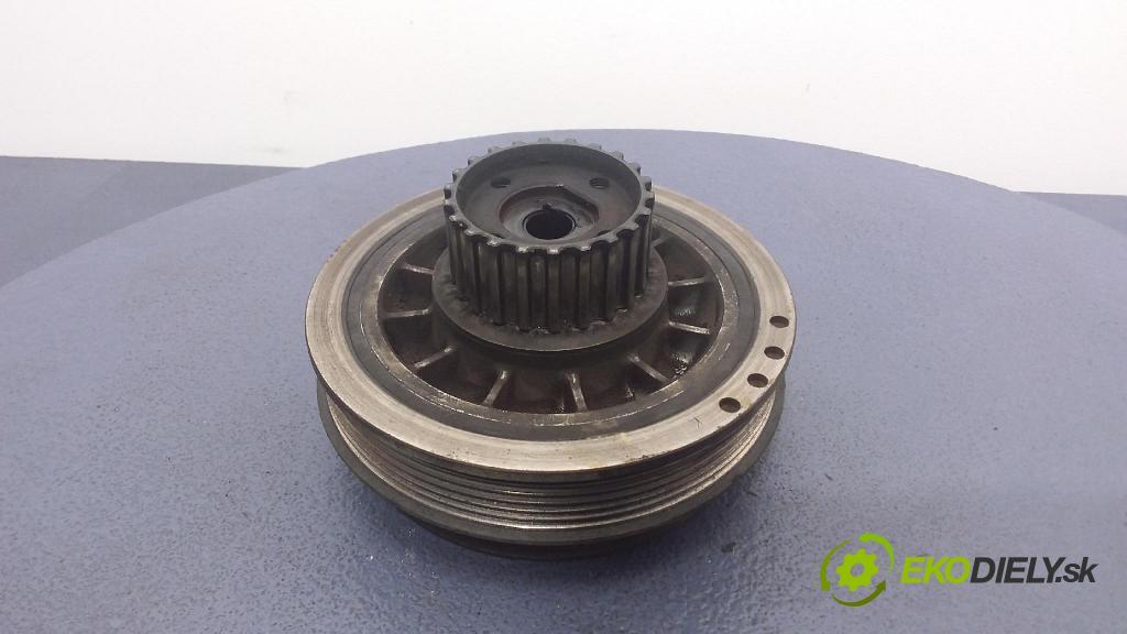 Volkswagen Golf 1996 koleso Pás: 028105253A