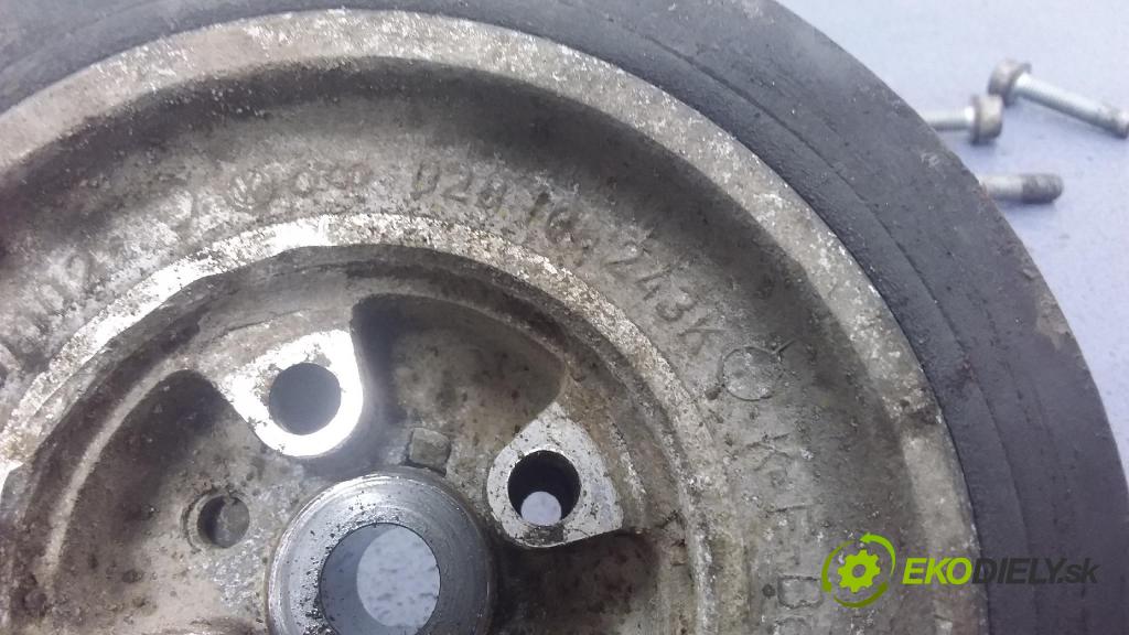 Volkswagen Golf 1996 koleso Pás: 028105253A