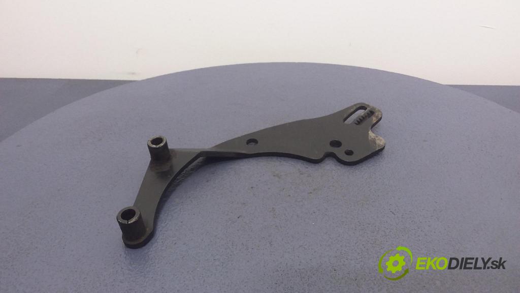 Volkswagen Golf 1996 Vankúš/: držiak Motor: 028145544E