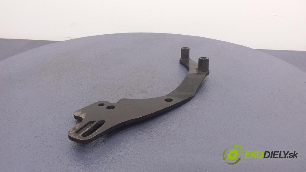 Volkswagen Golf 1996 Vankúš/: držiak Motor: 028145544E