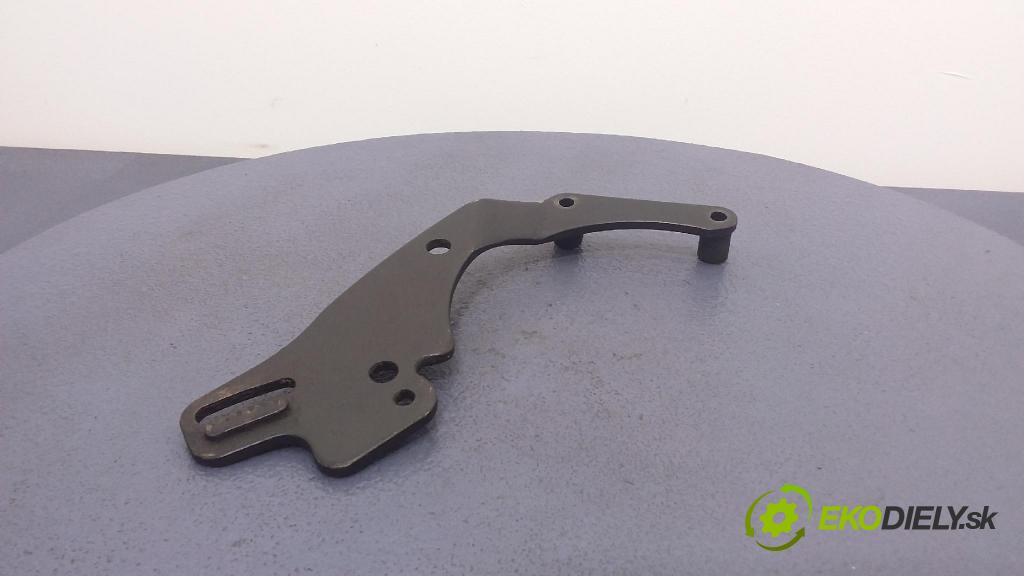 Volkswagen Golf 1996 Vankúš/: držiak Motor: 028145544E