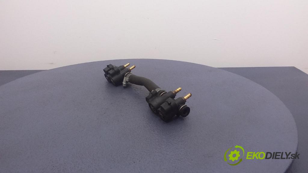 Citroen C5 2006 lišta Zásobování 110R-010081