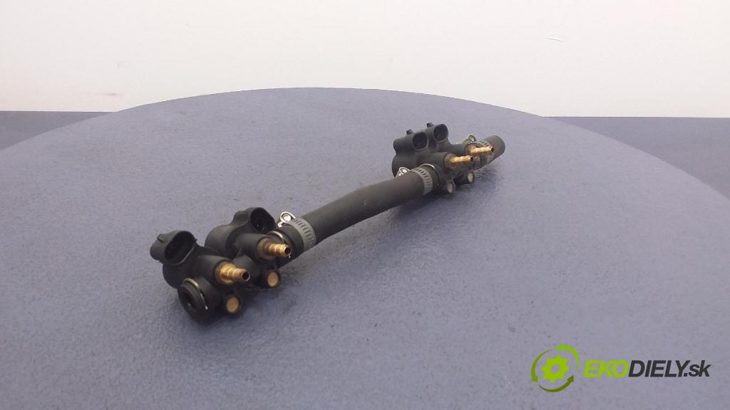 Citroen C5 2006 lišta Zásobování 110R-010081