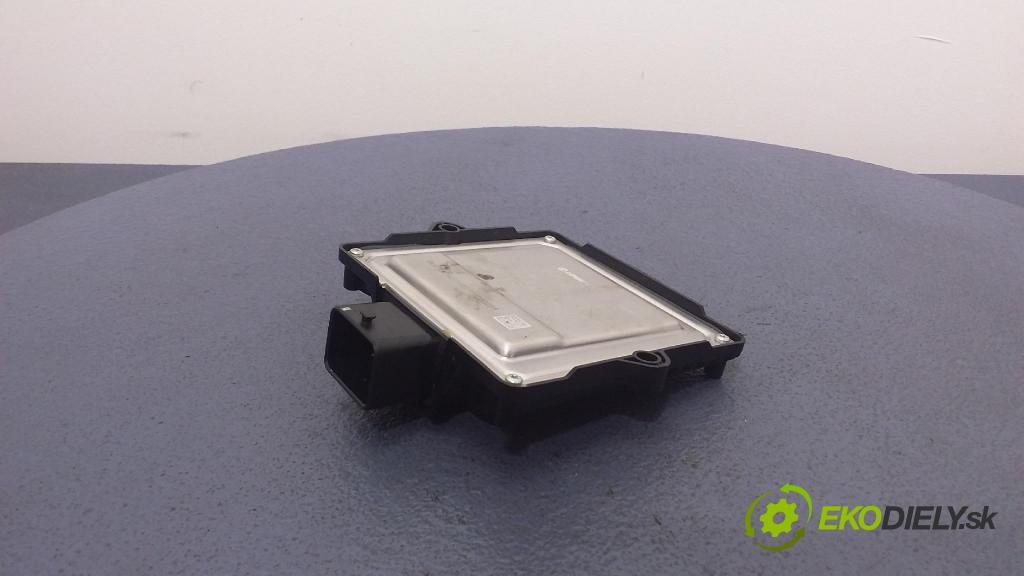 Citroen C5 2006 řídící jednotka 10R-042094